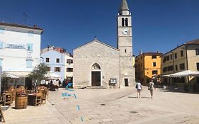 Istrian Stone House In The Heart Of The Beautiful Fishing Village Fazana - Only Few Steps From The Sea And The Wonderful Beach - Incl Plasma-Quad-Plus-Filter Against C O V I D