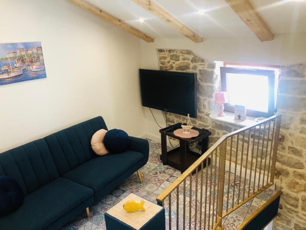 Istrian Stone House In The Heart Of The Beautiful Fishing Village Fazana - Only Few Steps From The Sea And The Wonderful Beach - Incl Plasma-Quad-Plus-Filter Against C O V I D Exterior foto