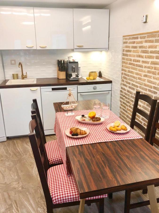 Istrian Stone House In The Heart Of The Beautiful Fishing Village Fazana - Only Few Steps From The Sea And The Wonderful Beach - Incl Plasma-Quad-Plus-Filter Against C O V I D Exterior foto